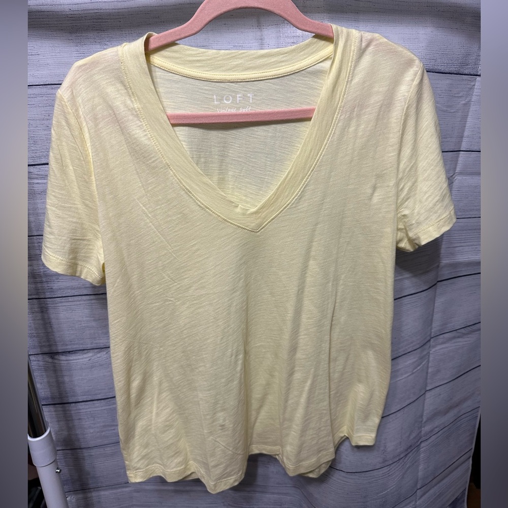 LOFT Light Yellow Short Sleeve VNeck Tee Medium
